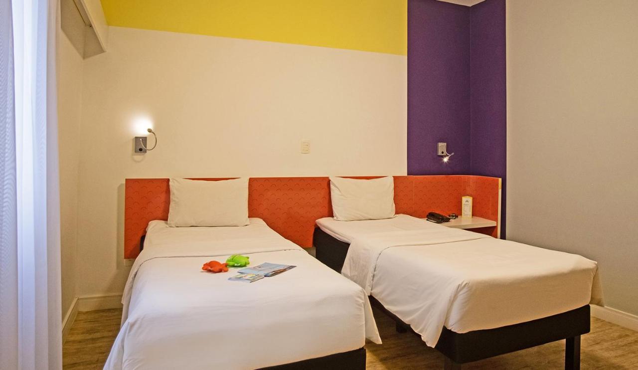 Ibis Styles Balneario Camboriu - 1 Quadra Do Mar Hotell Exteriör bild