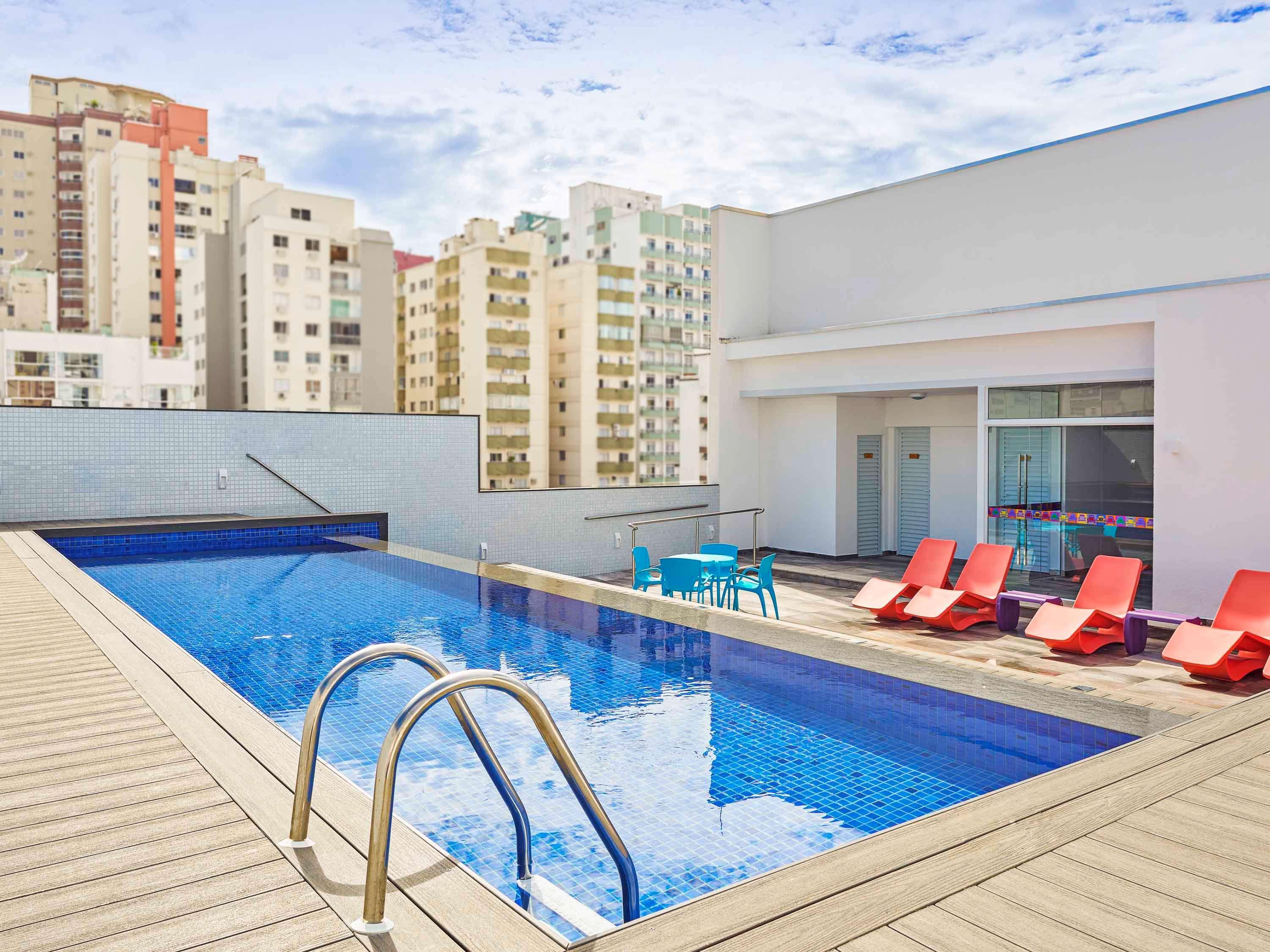 Ibis Styles Balneario Camboriu - 1 Quadra Do Mar Hotell Exteriör bild